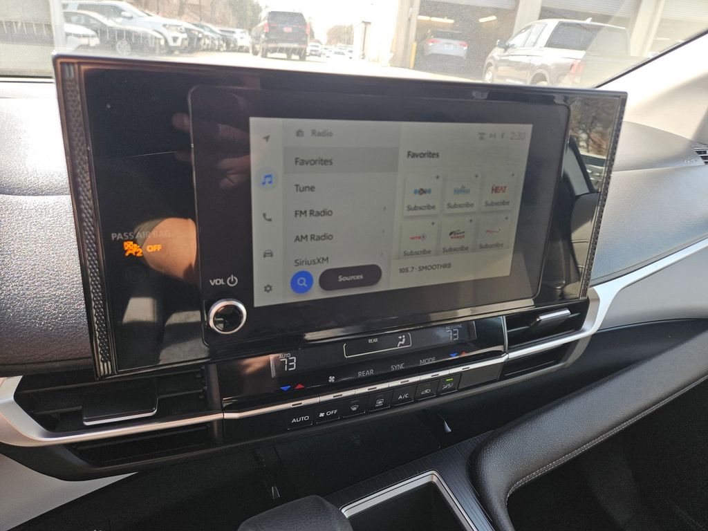 Thumbnail: 2025 Toyota Sienna - 21