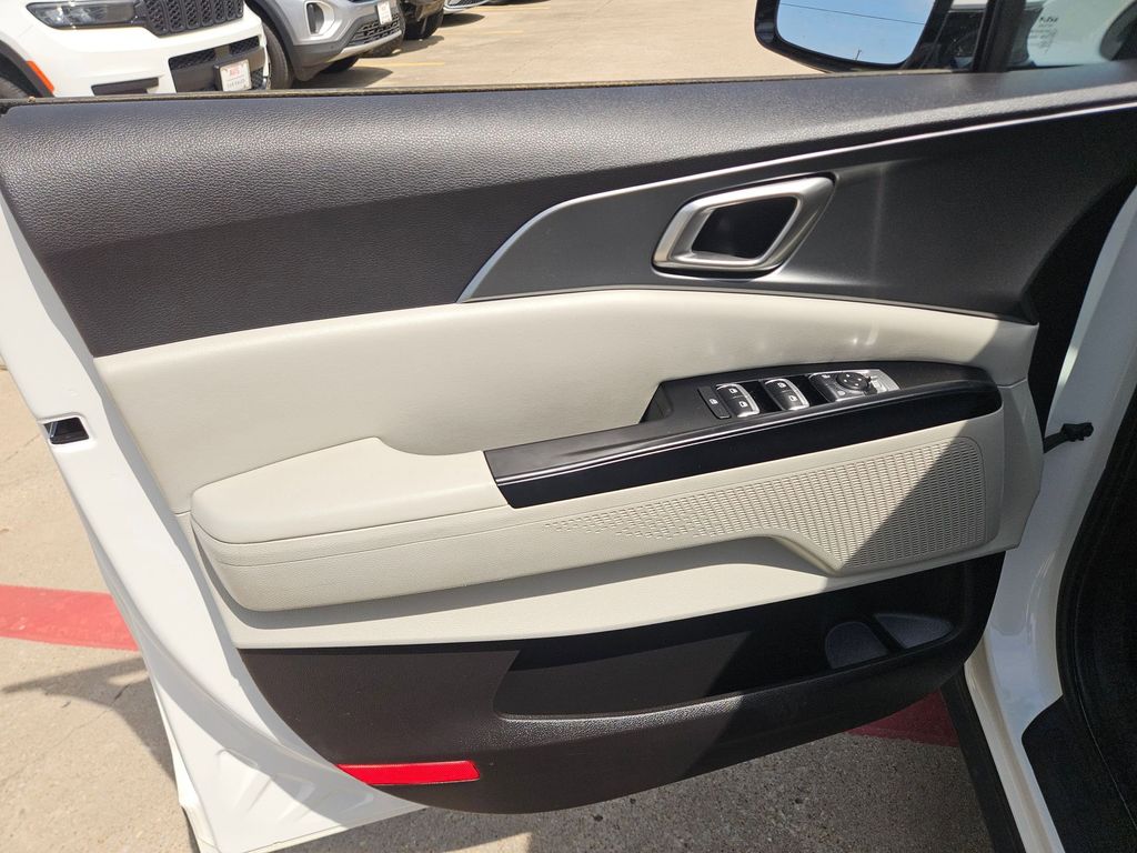 Thumbnail: 2024 Kia Carnival - 14