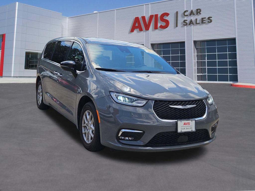 Thumbnail: 2025 Chrysler Pacifica - 9