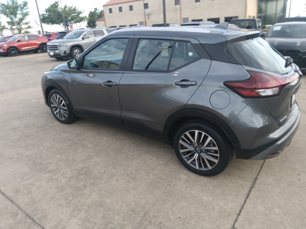 Thumbnail: 2024 Nissan Kicks - 4