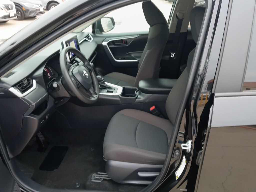 Thumbnail: 2025 Toyota RAV4 - 3