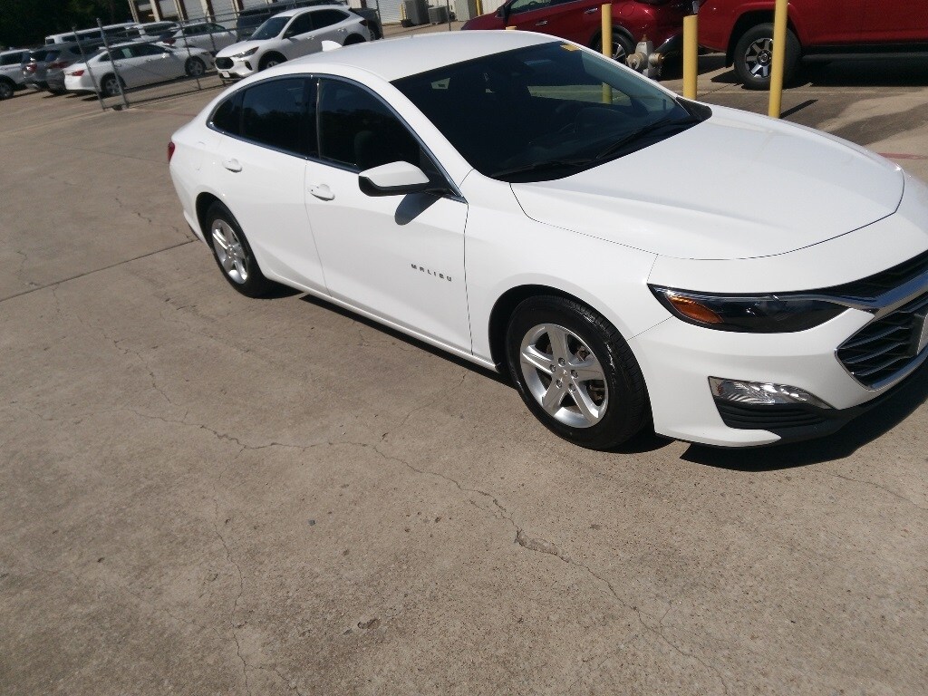 Thumbnail: 2023 Chevrolet Malibu - 8