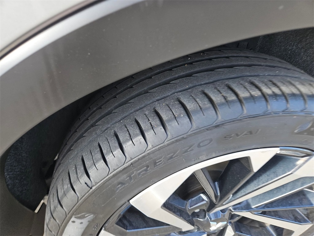 Thumbnail: 2024 Mitsubishi Outlander - 29