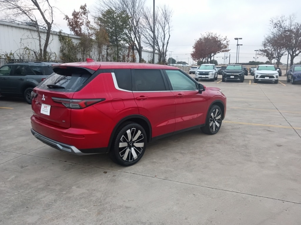 Thumbnail: 2025 Mitsubishi Outlander - 9