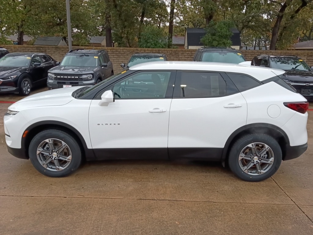 Thumbnail: 2023 Chevrolet Blazer - 8