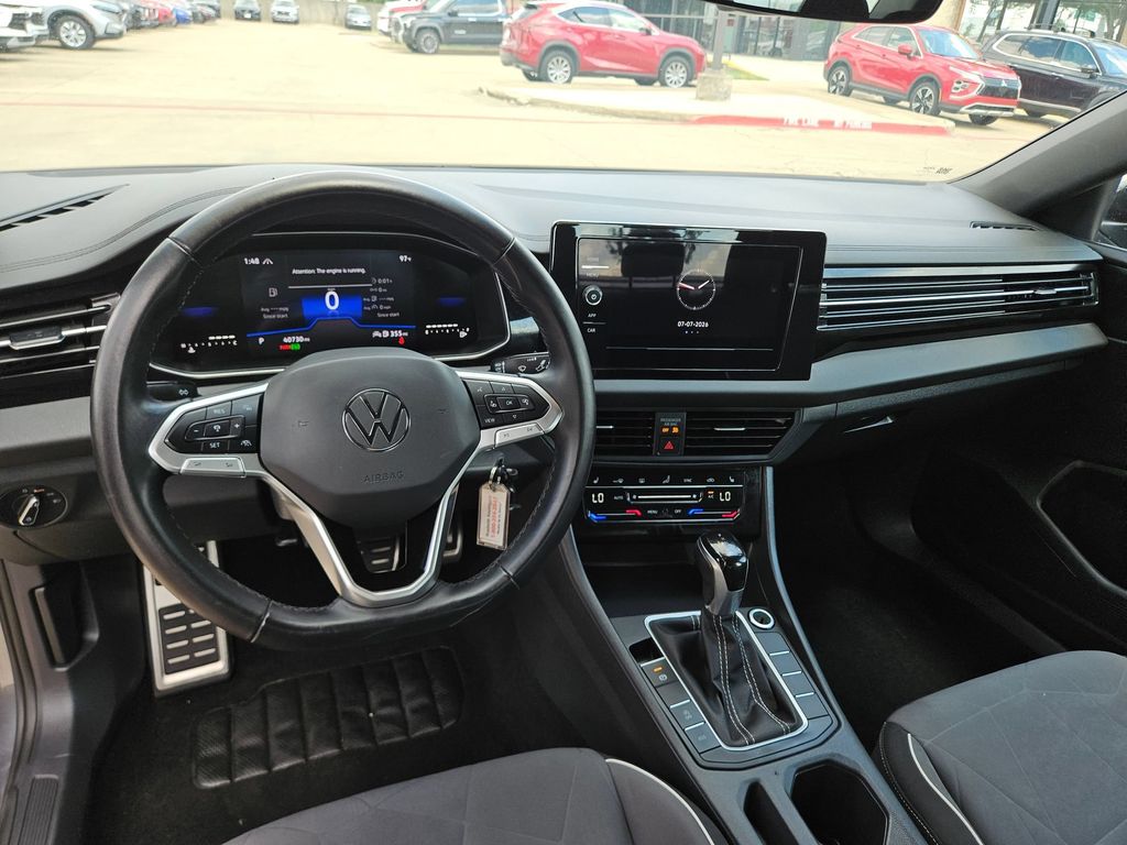 Thumbnail: 2025 Volkswagen Jetta - 16