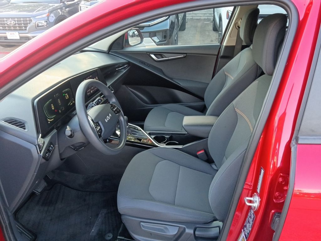 Thumbnail: 2025 Kia Niro - 4