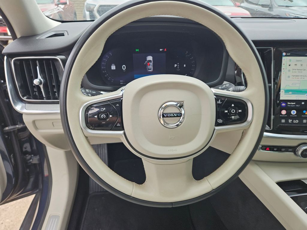 Thumbnail: 2025 Volvo S60 - 18