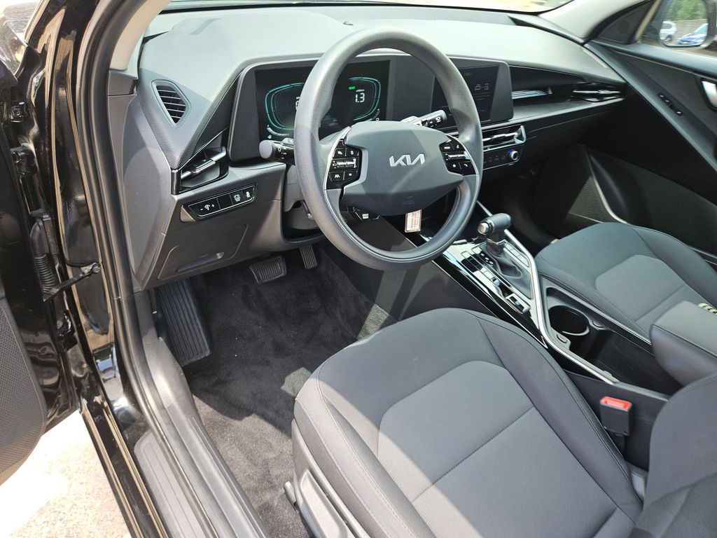 Thumbnail: 2025 Kia Niro - 13