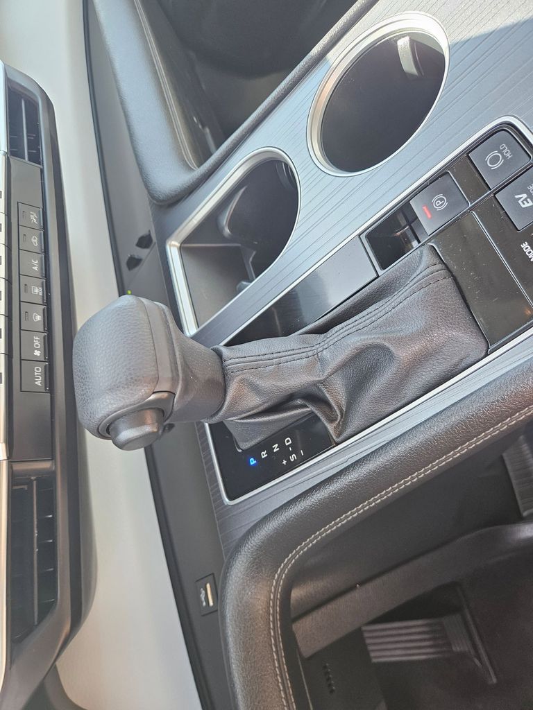 Thumbnail: 2025 Toyota Sienna - 29