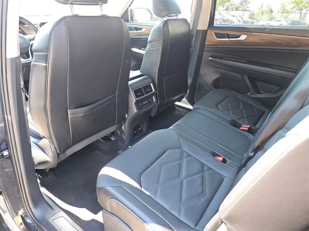 Thumbnail: 2025 Volkswagen Atlas - 24