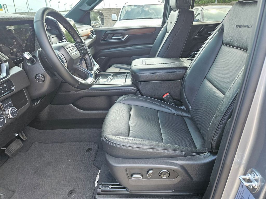 Thumbnail: 2025 GMC Yukon - 11