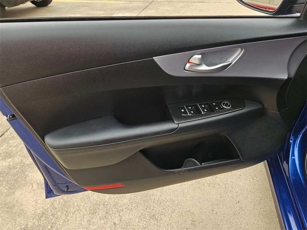 Thumbnail: 2024 Kia Forte - 14