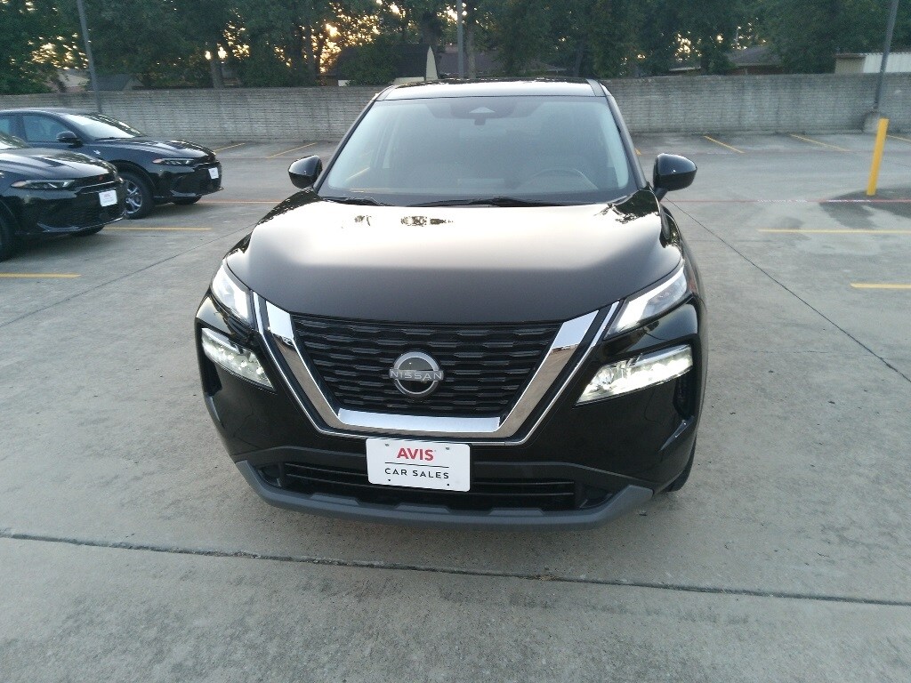 2023 Nissan Rogue SV photo 2