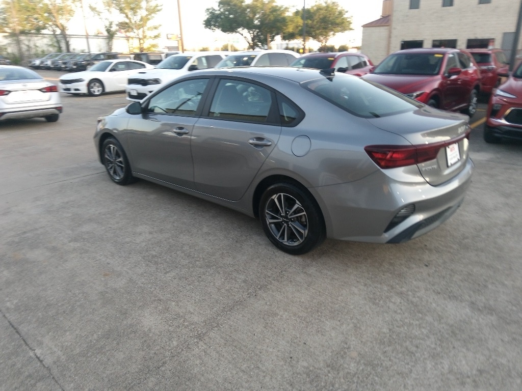 Thumbnail: 2024 Kia Forte - 4