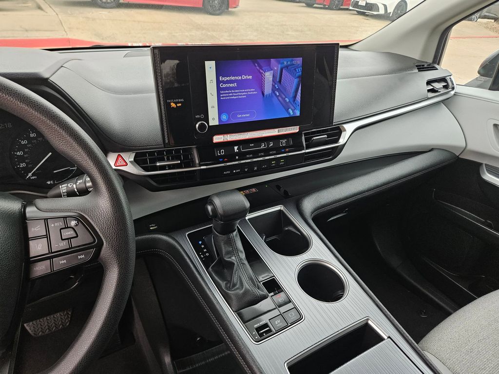 Thumbnail: 2025 Toyota Sienna - 20