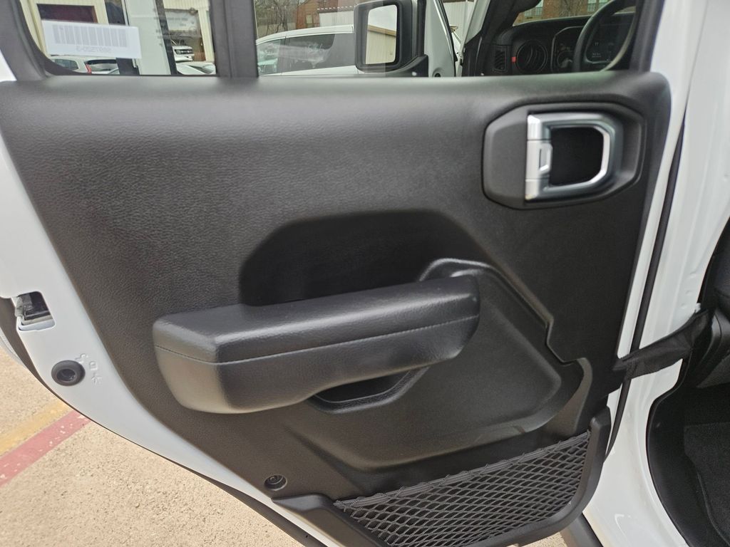 Thumbnail: 2025 Jeep Wrangler - 24