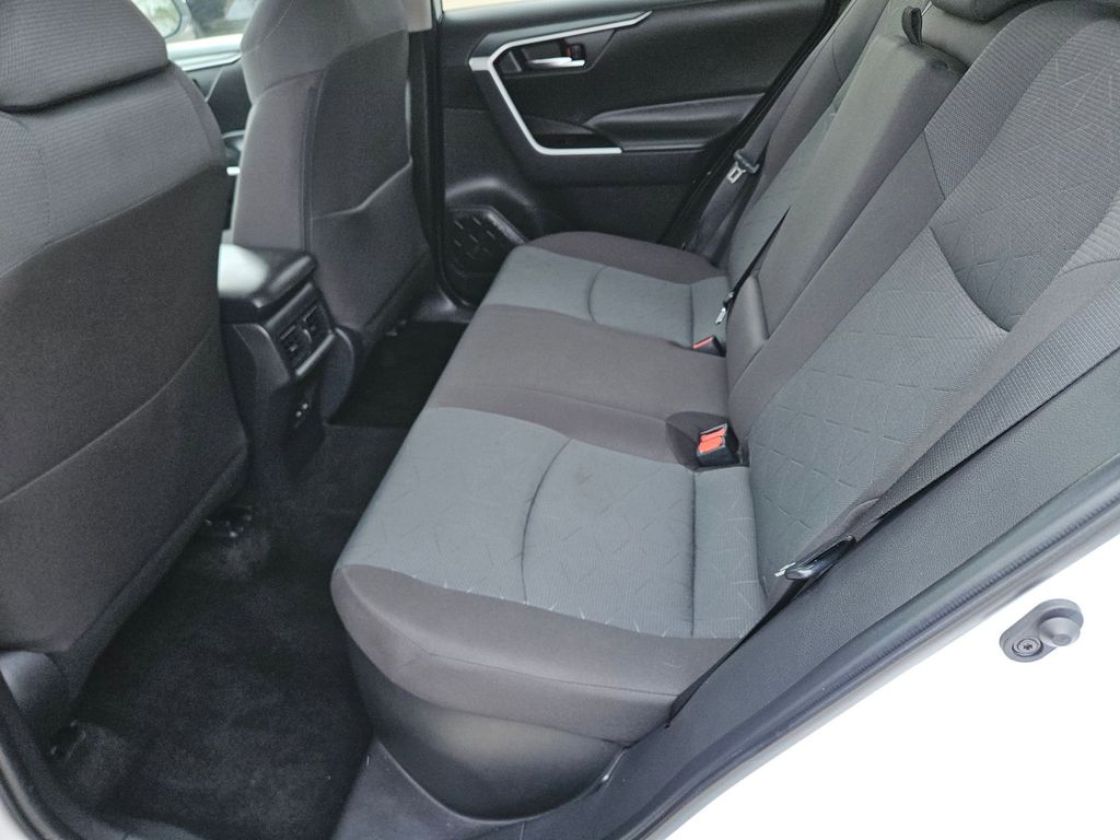 Thumbnail: 2025 Toyota RAV4 - 27