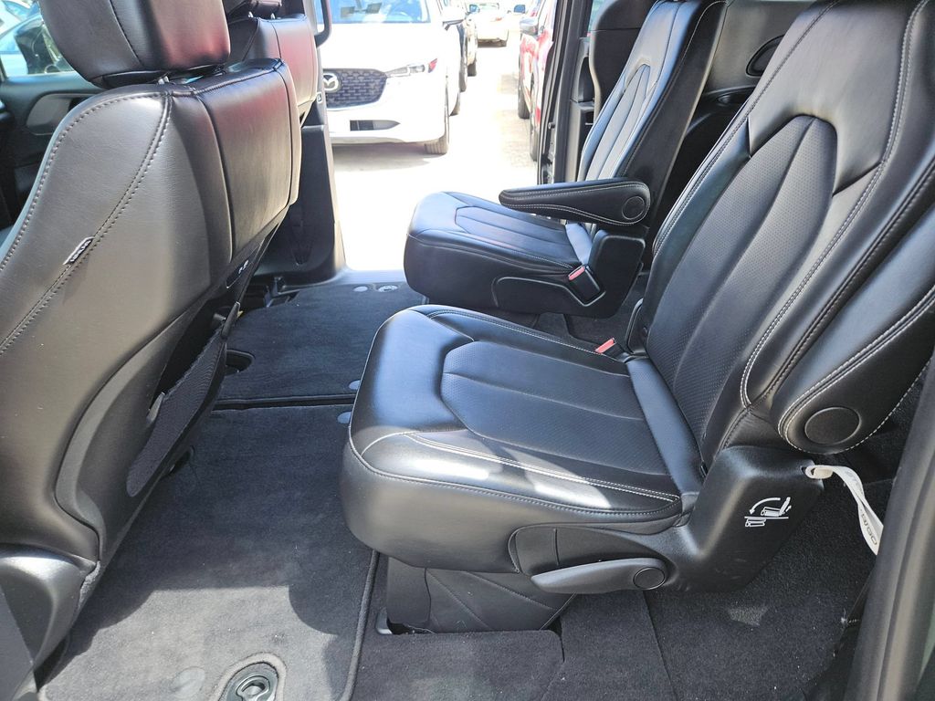 Thumbnail: 2025 Chrysler Pacifica - 24
