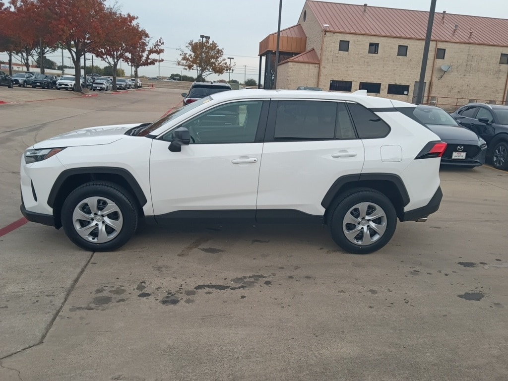 Thumbnail: 2025 Toyota RAV4 - 4