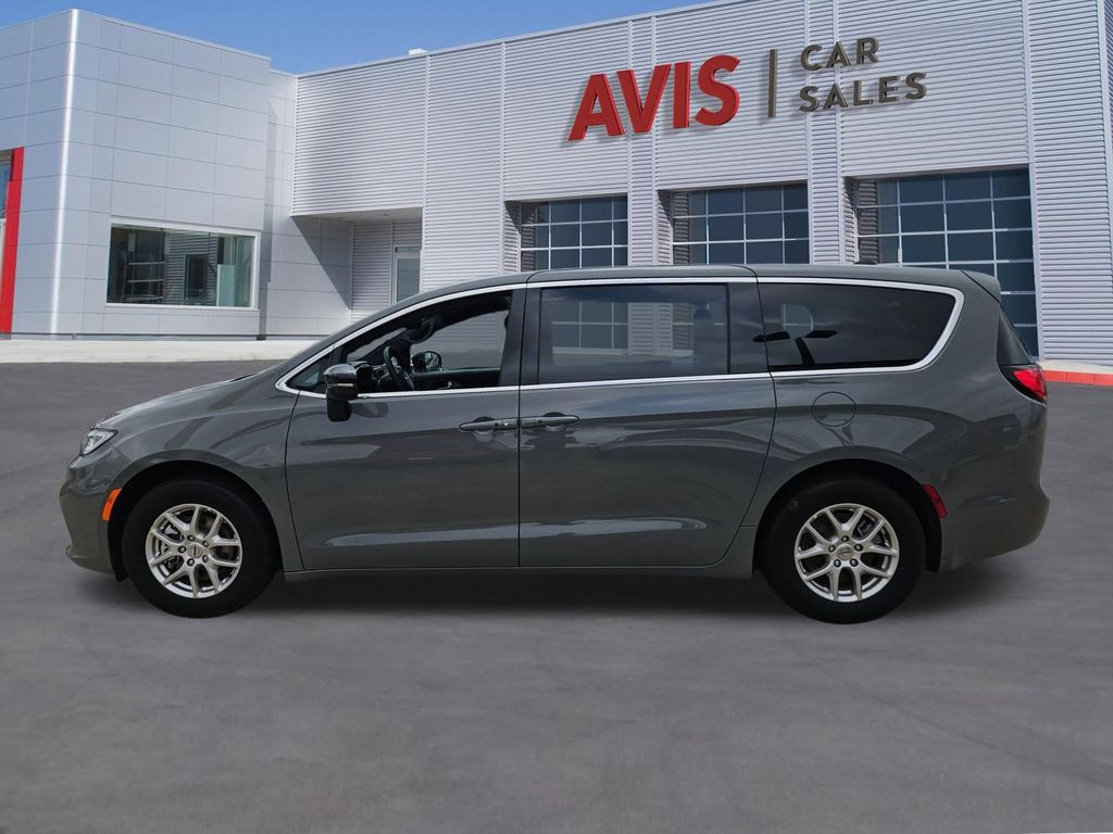 Thumbnail: 2025 Chrysler Pacifica - 2