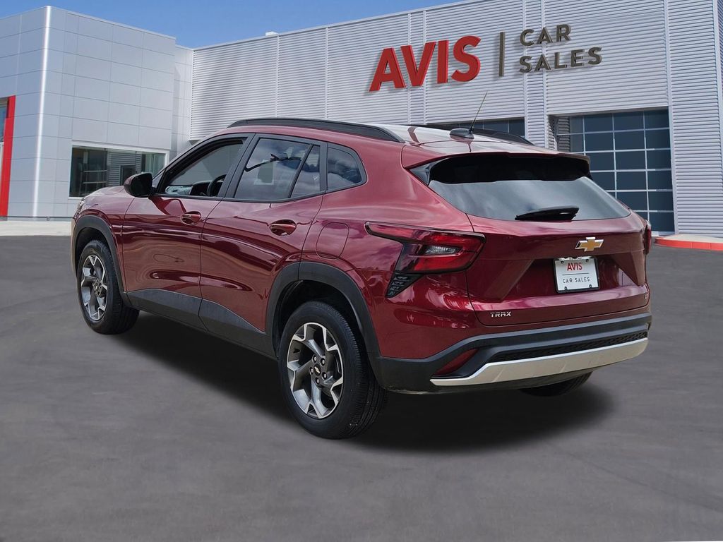 Thumbnail: 2025 Chevrolet Trax - 3