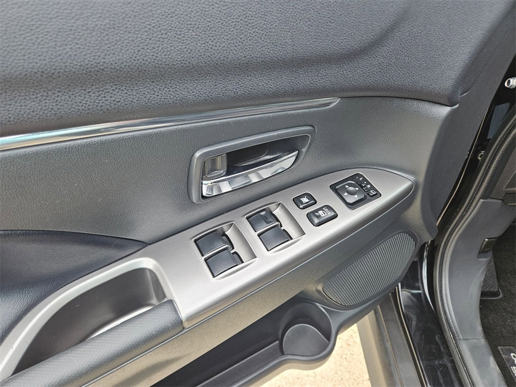 Thumbnail: 2025 Mitsubishi Outlander Sport - 14