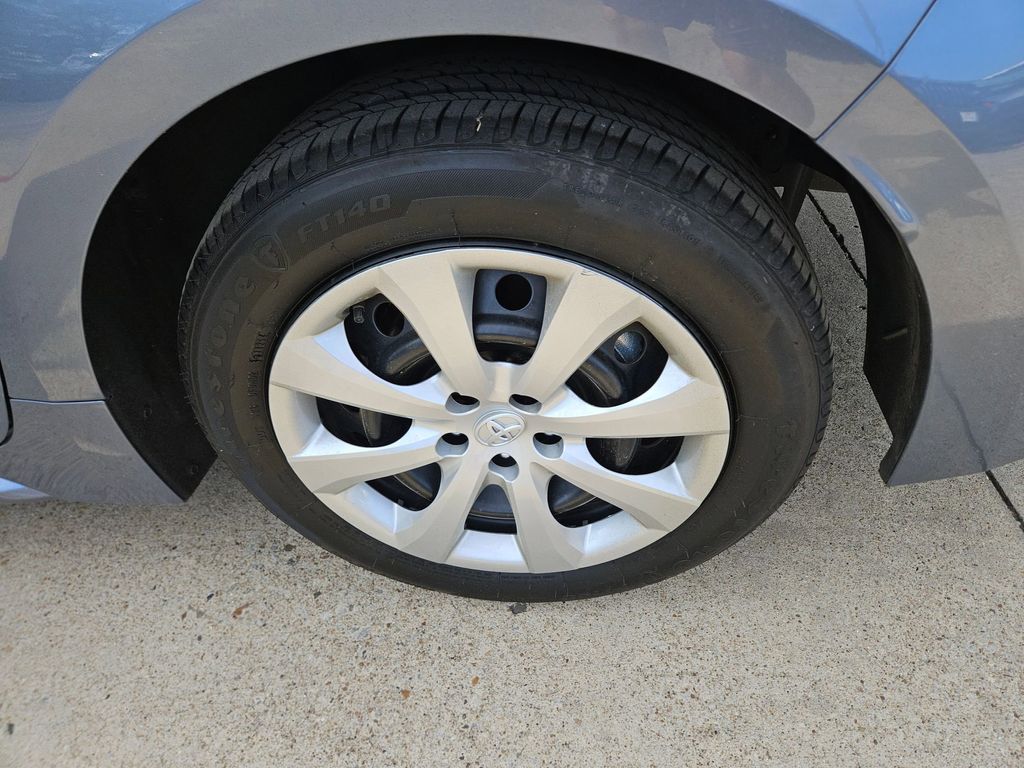 Thumbnail: 2025 Toyota Corolla - 25