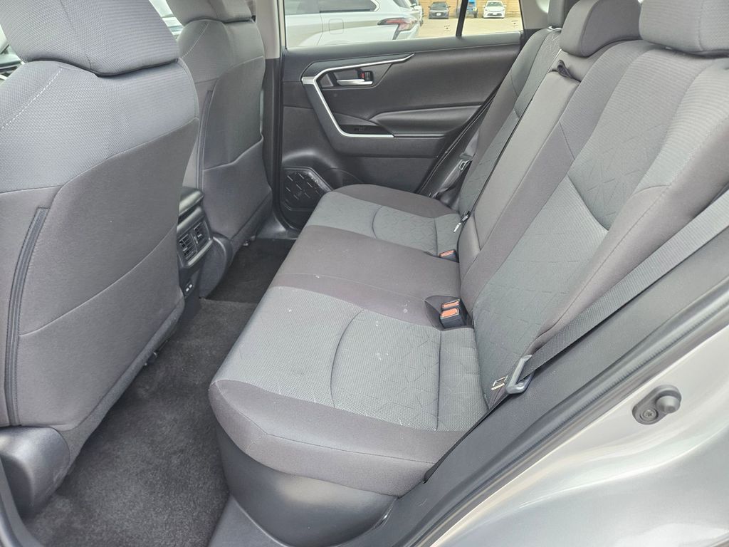 Thumbnail: 2025 Toyota RAV4 - 27