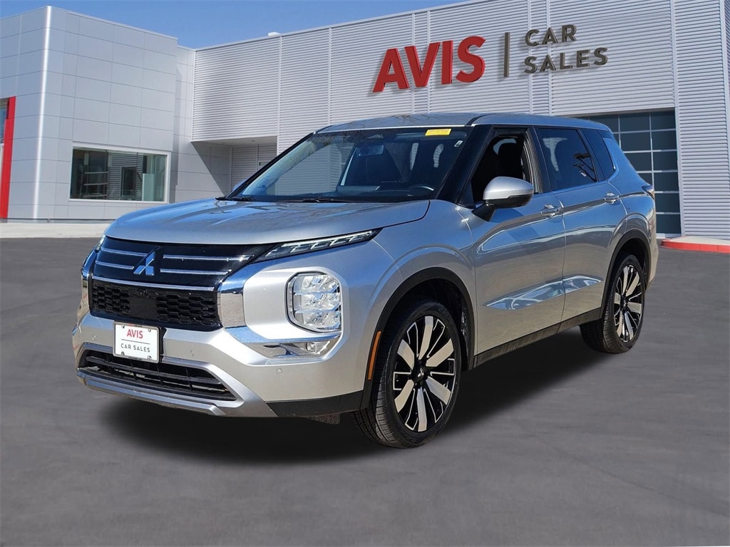 Thumbnail: 2025 Mitsubishi Outlander - 1