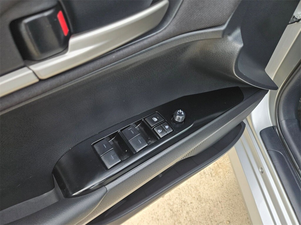 Thumbnail: 2025 Toyota Camry - 11