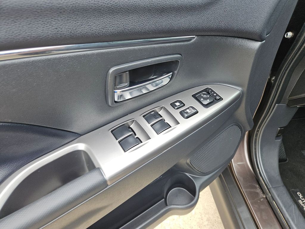 Thumbnail: 2025 Mitsubishi Outlander Sport - 15