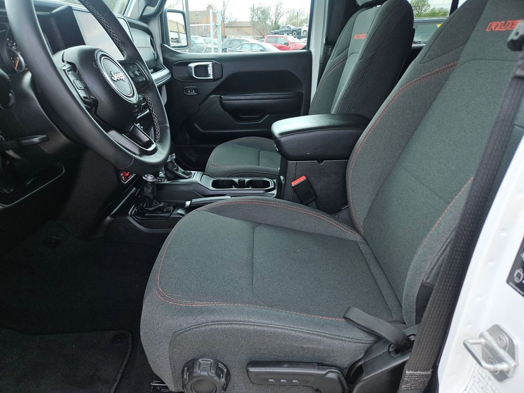 Thumbnail: 2025 Jeep Wrangler - 9