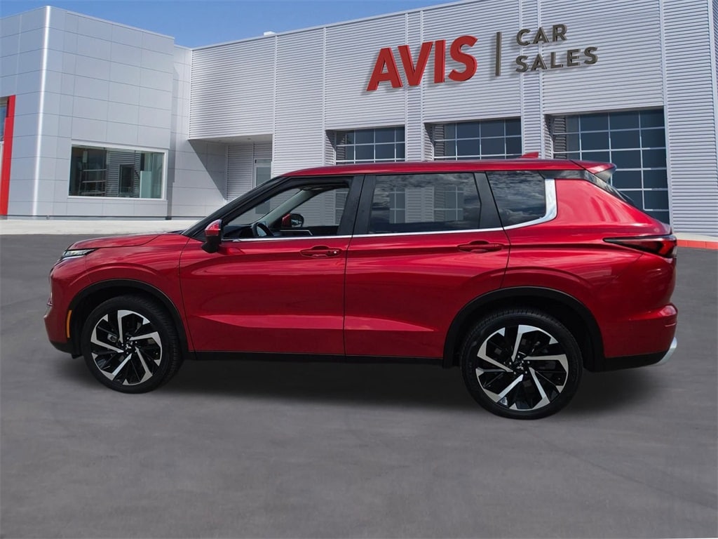 Thumbnail: 2024 Mitsubishi Outlander - 10