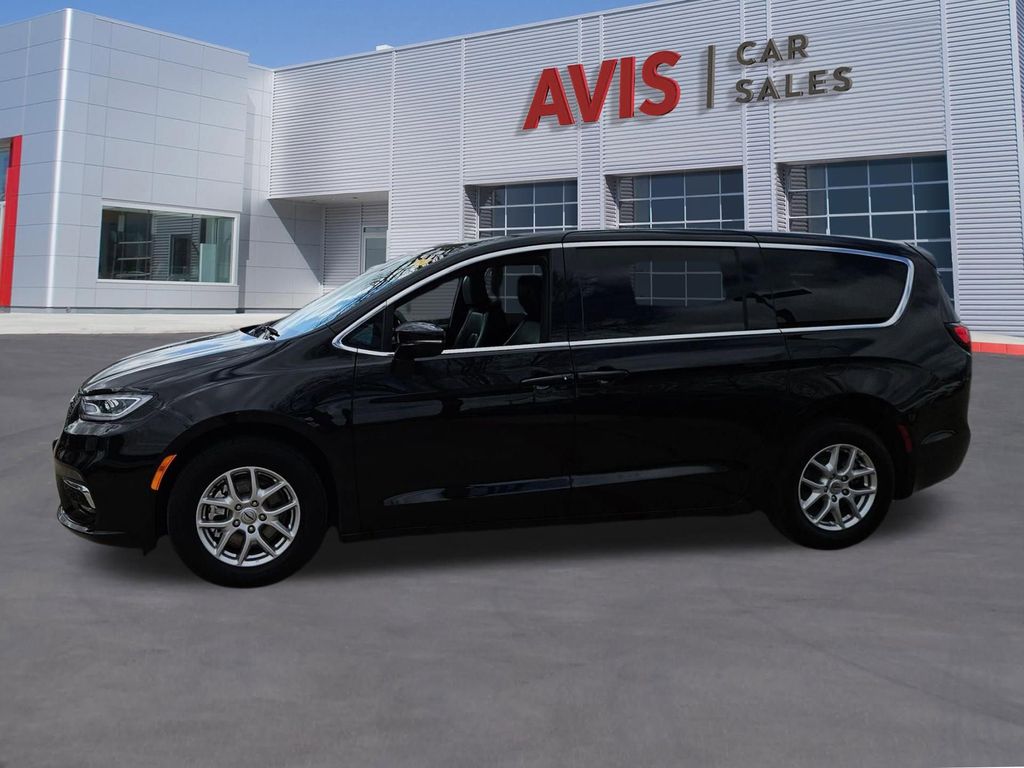 Thumbnail: 2025 Chrysler Pacifica - 2