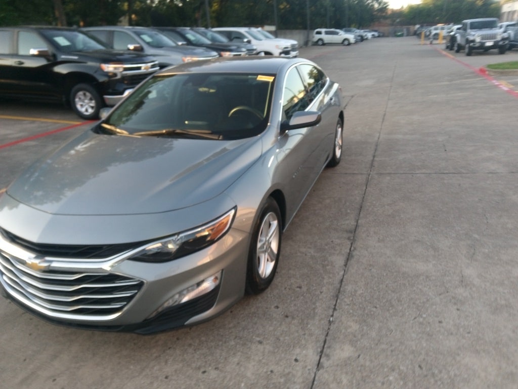 Thumbnail: 2023 Chevrolet Malibu - 1