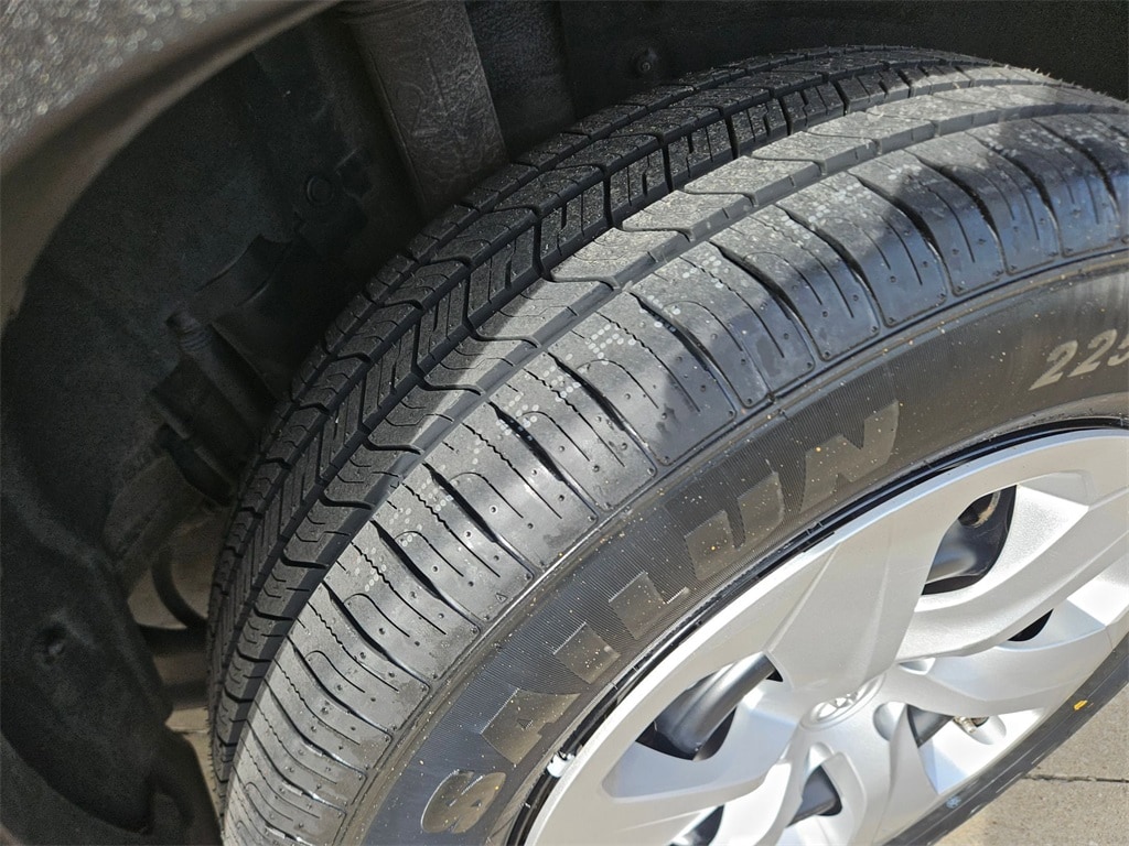 Thumbnail: 2024 Toyota RAV4 - 29