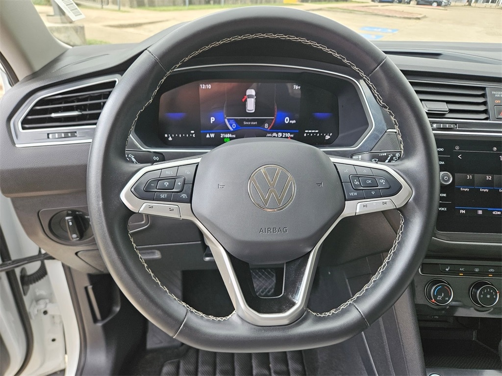 Thumbnail: 2024 Volkswagen Tiguan - 17