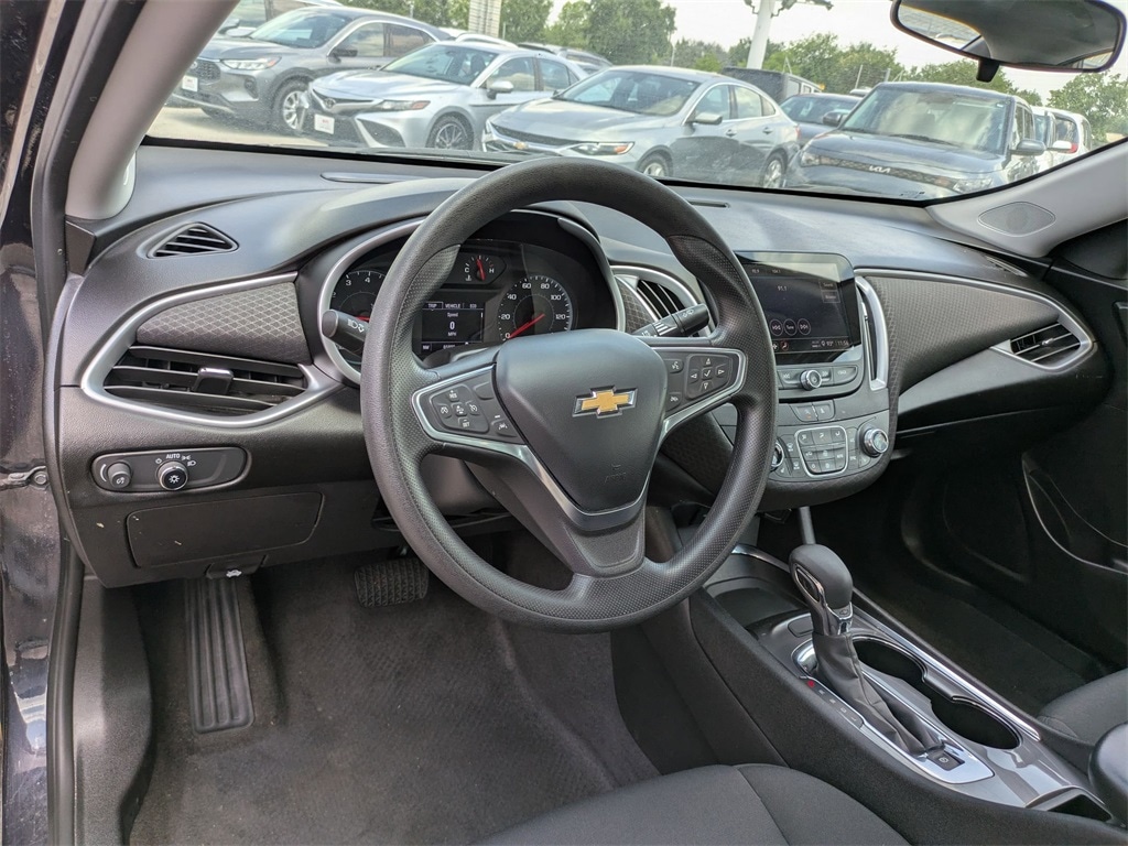 Thumbnail: 2023 Chevrolet Malibu - 15