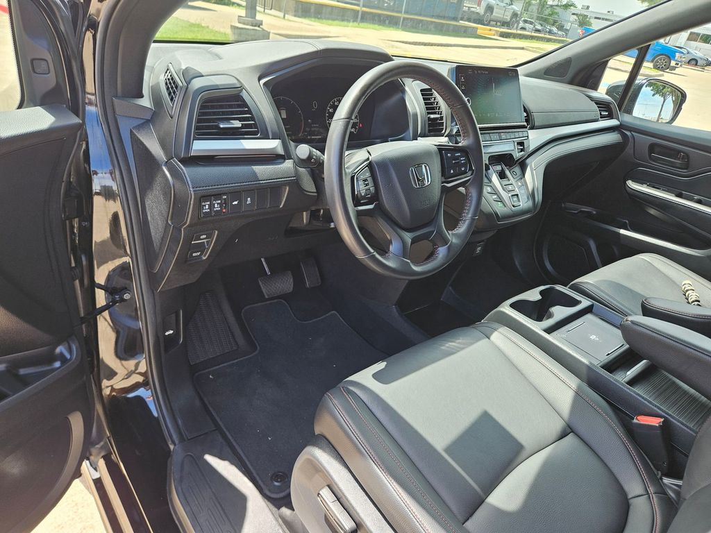 Thumbnail: 2025 Honda Odyssey - 13