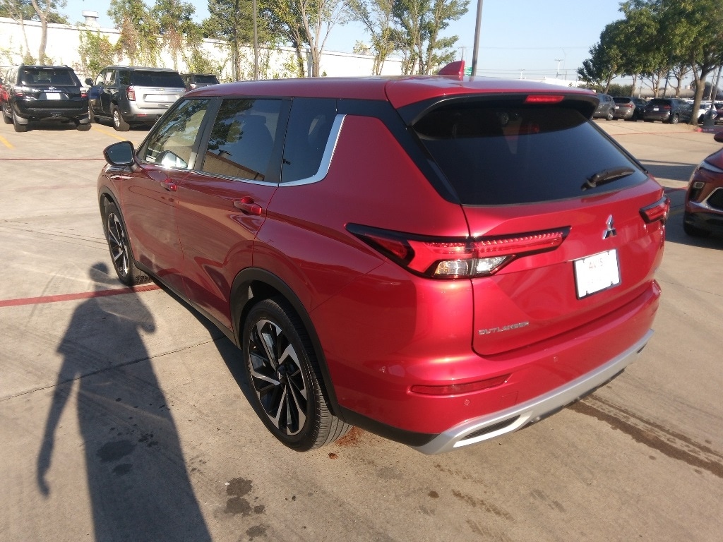 Thumbnail: 2024 Mitsubishi Outlander - 7