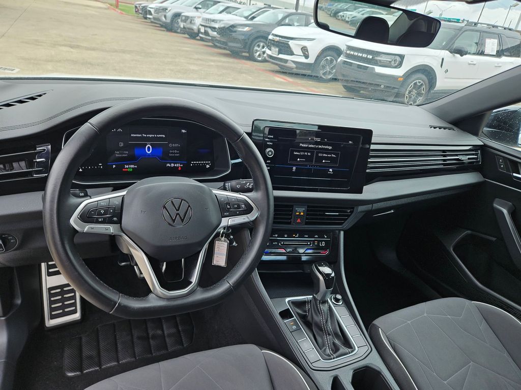 Thumbnail: 2025 Volkswagen Jetta - 16