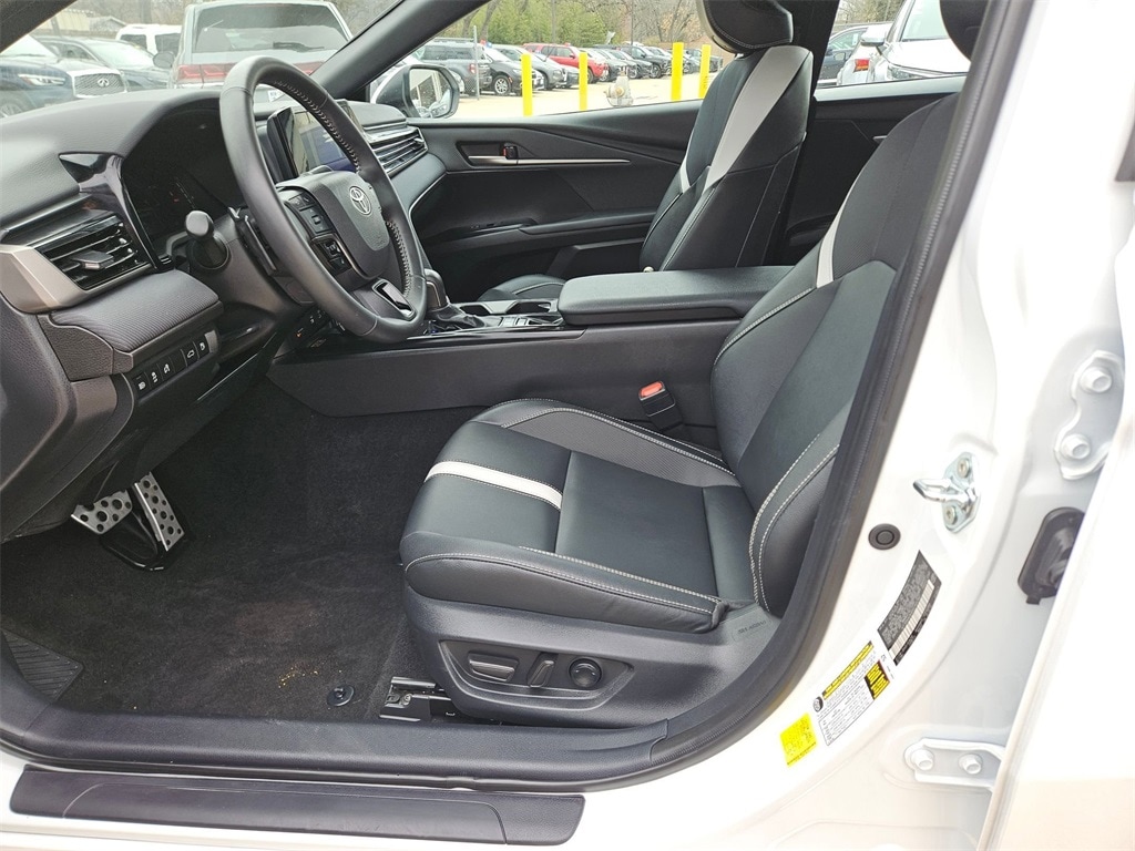 Thumbnail: 2025 Toyota Camry - 11