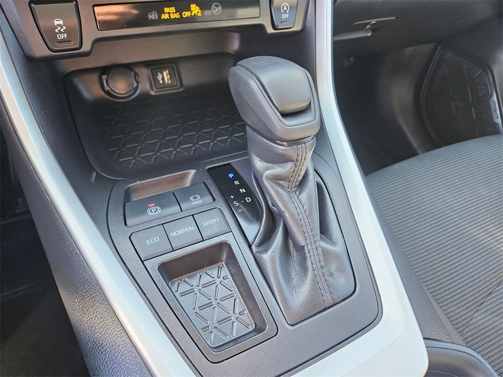 Thumbnail: 2025 Toyota RAV4 - 29