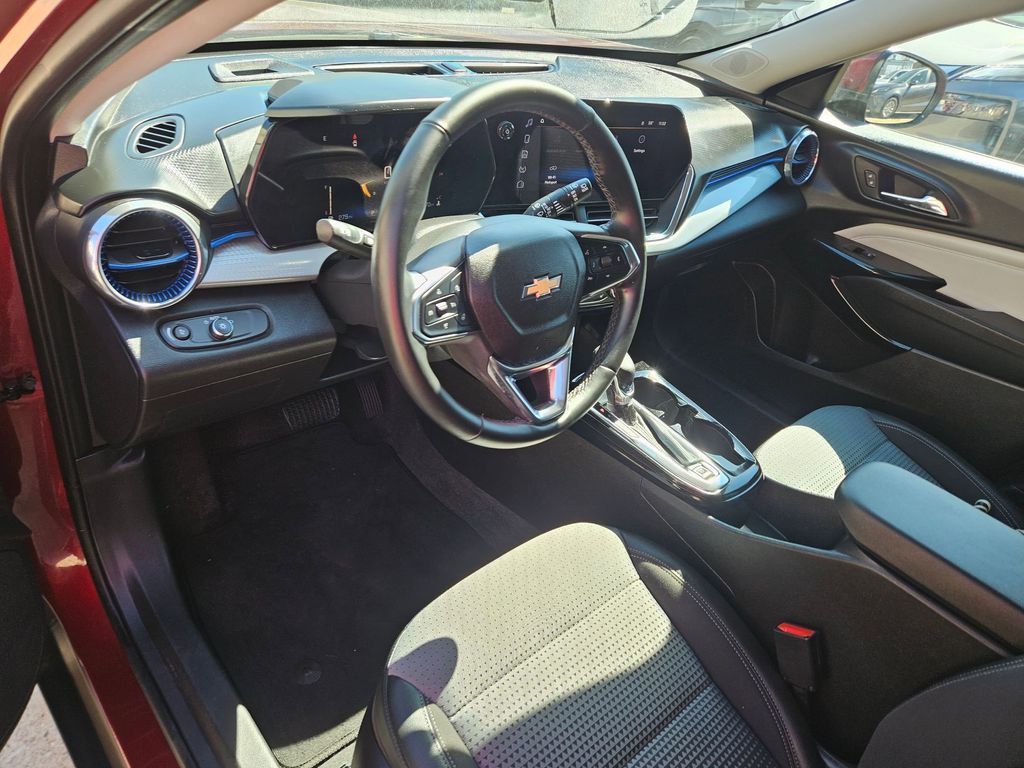 Thumbnail: 2025 Chevrolet Trax - 13