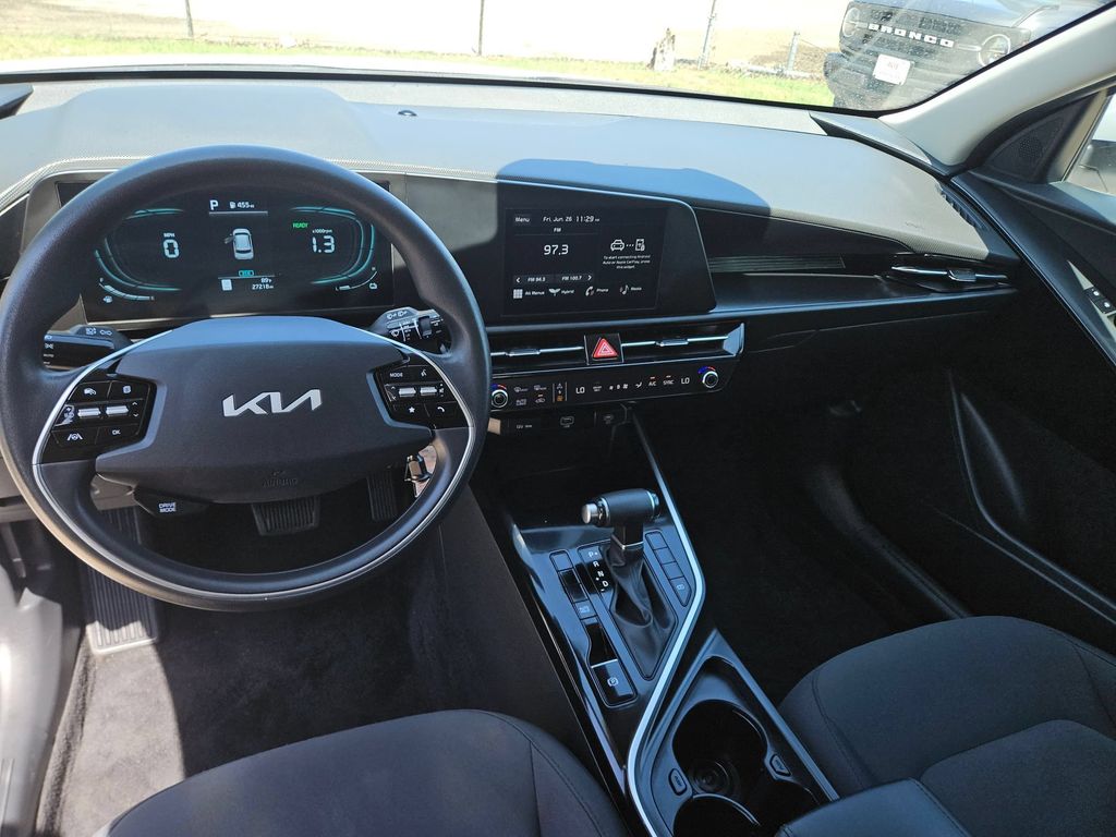 Thumbnail: 2025 Kia Niro - 16
