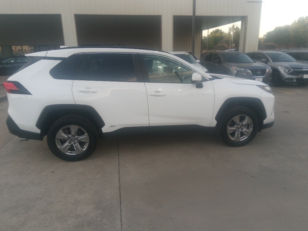 Thumbnail: 2025 Toyota RAV4 - 8