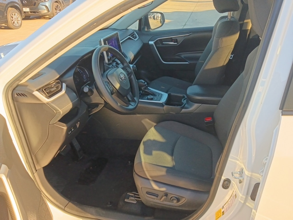 Thumbnail: 2025 Toyota RAV4 - 3