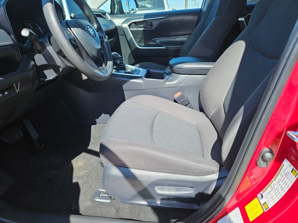 Thumbnail: 2025 Toyota RAV4 - 11