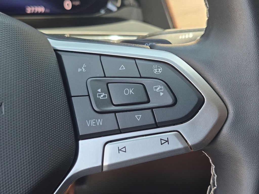 2025 Volkswagen Atlas SE w/Tech - Photo 21